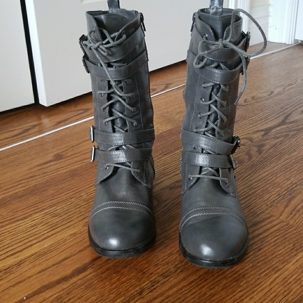 Fall season leather boots